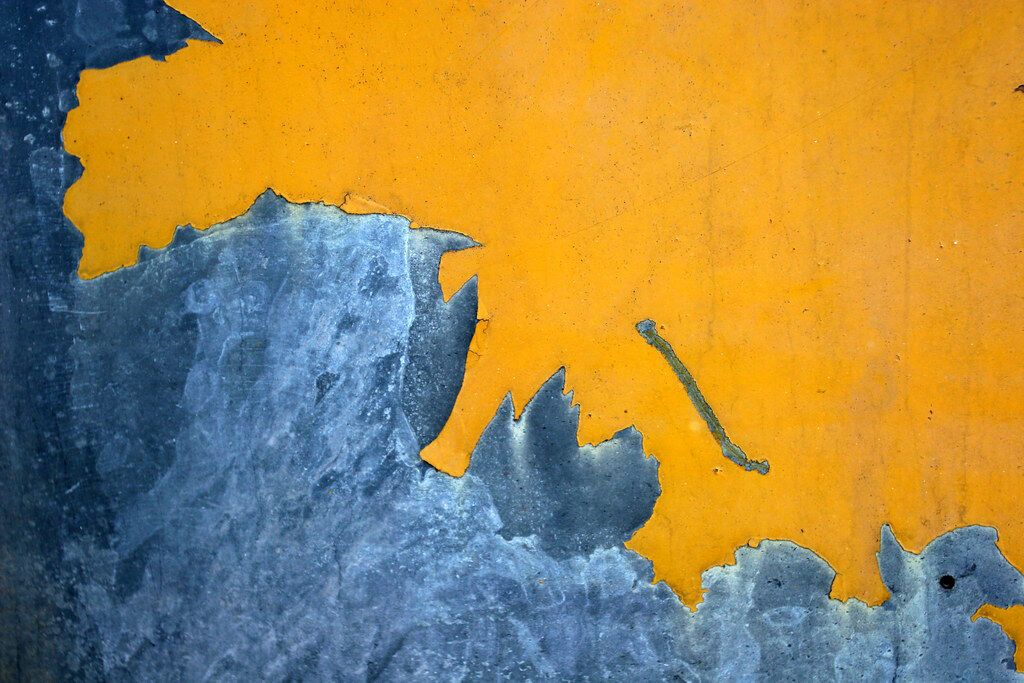Yellow and blue. There’s texture too, and the color arrives first.